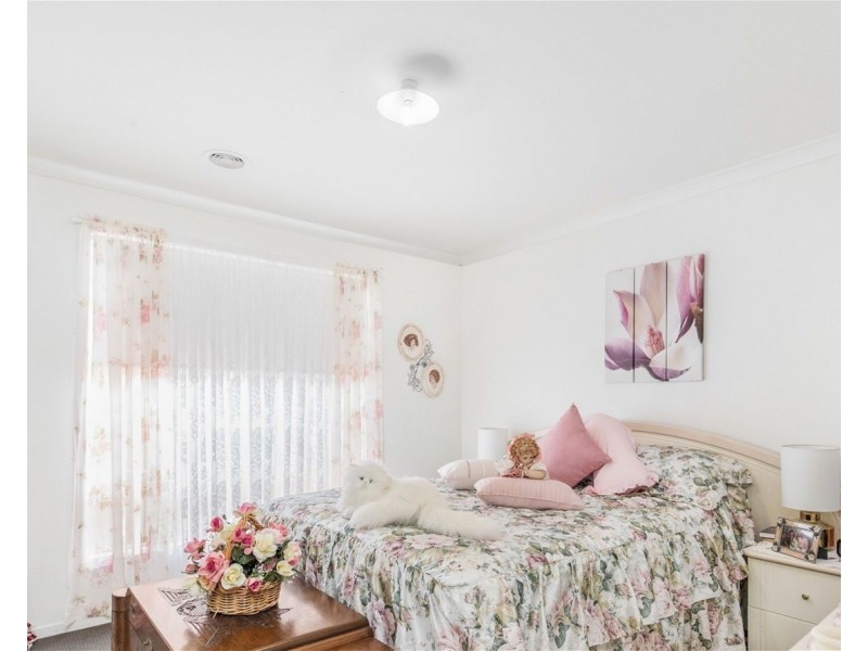 42 Mapleton Boulevard, Melton South VIC 3338