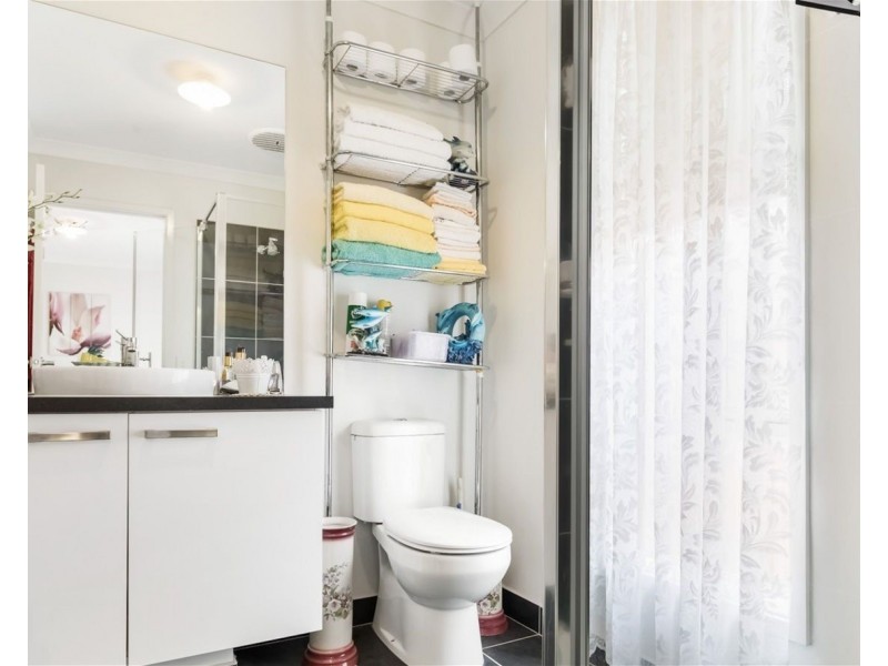 42 Mapleton Boulevard, Melton South VIC 3338