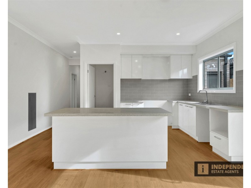 42 Hawkestone Street, Melton South VIC 3338