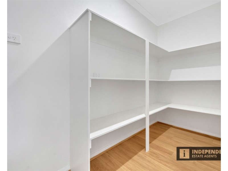 42 Hawkestone Street, Melton South VIC 3338