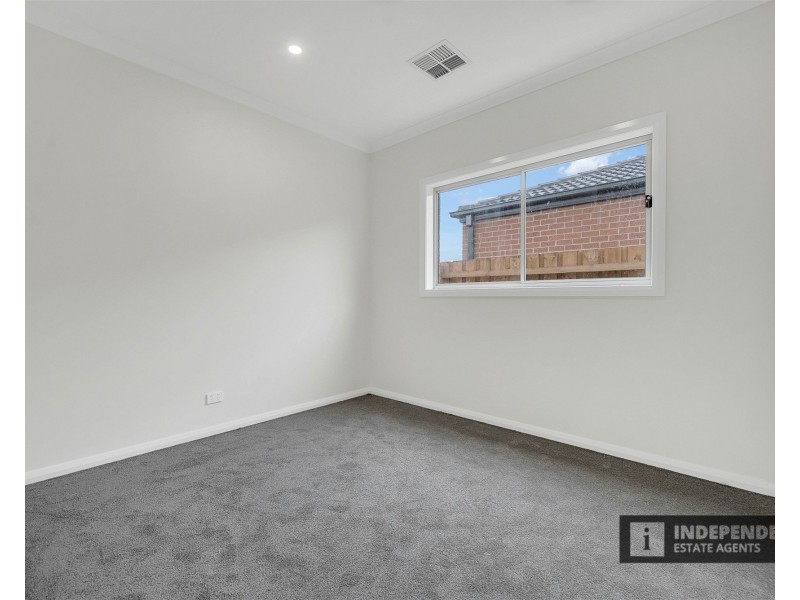 42 Hawkestone Street, Melton South VIC 3338