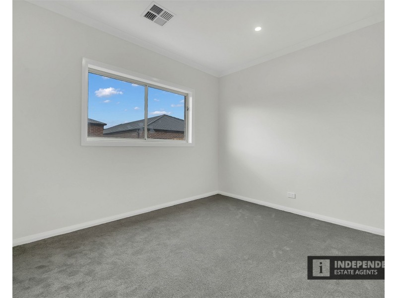 42 Hawkestone Street, Melton South VIC 3338