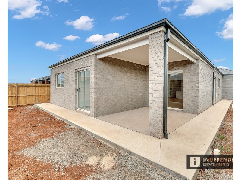 42 Hawkestone Street, Melton South VIC 3338