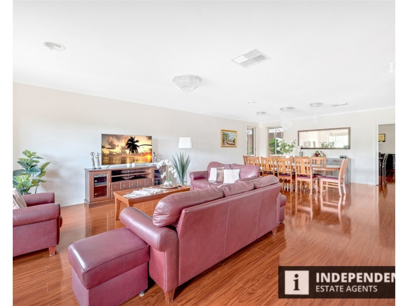 5 Greenstead amble, Kurunjang VIC 3337