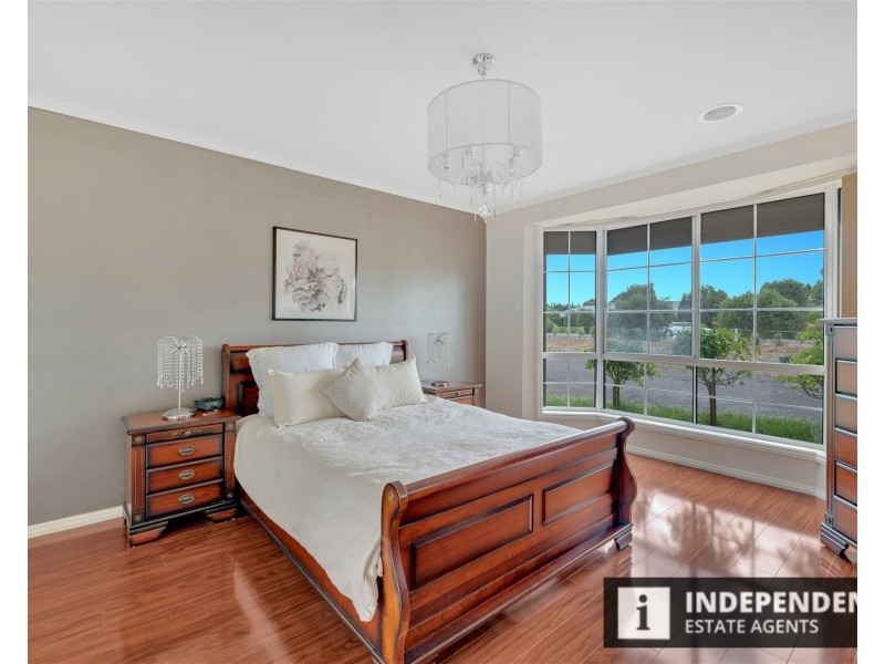 5 Greenstead amble, Kurunjang VIC 3337