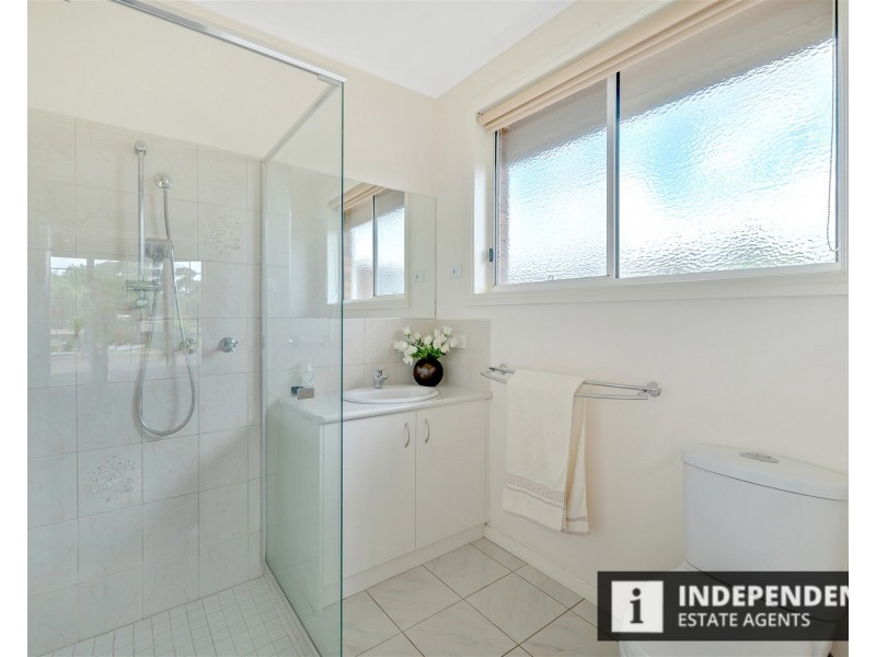 5 Greenstead amble, Kurunjang VIC 3337