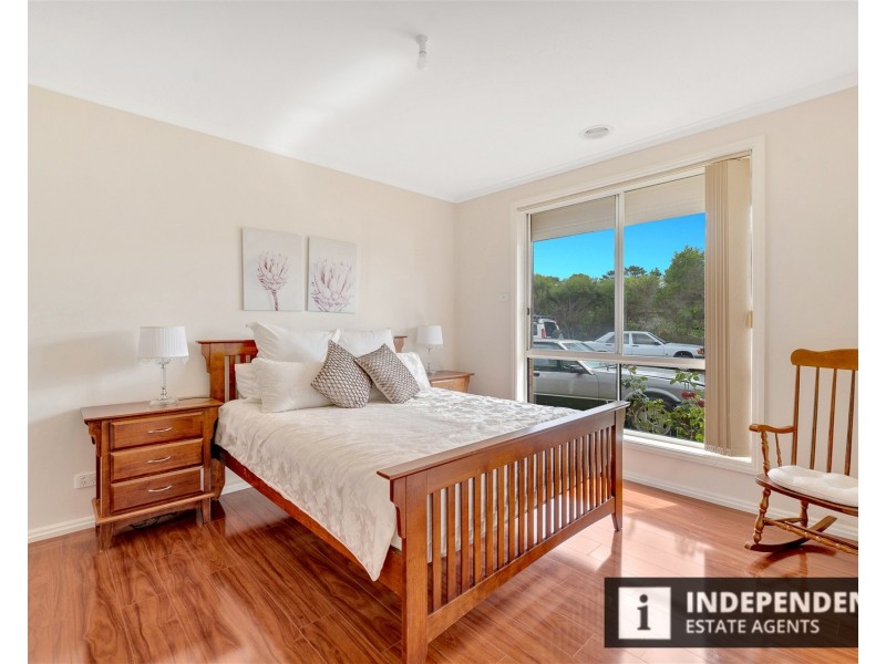 5 Greenstead amble, Kurunjang VIC 3337