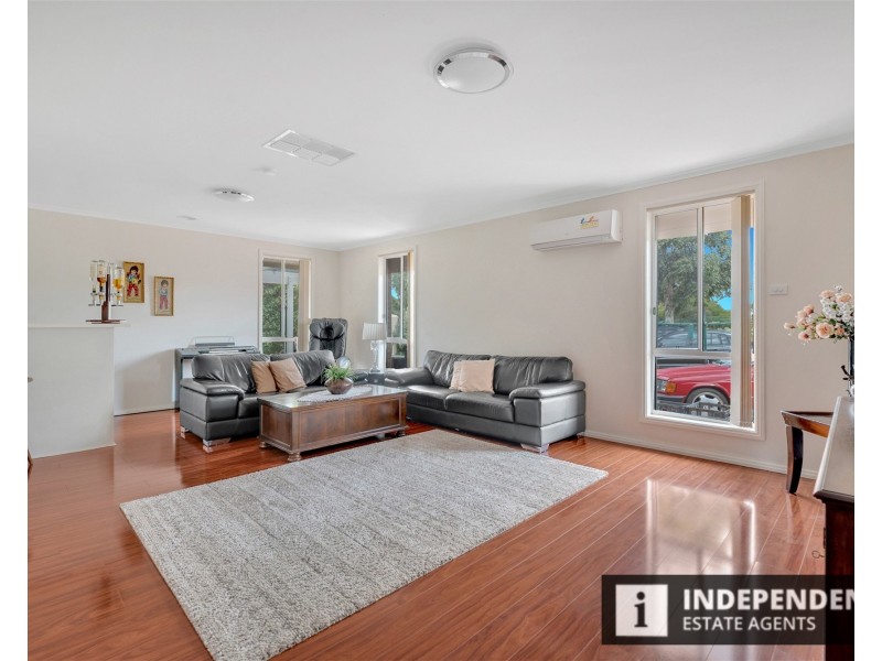 5 Greenstead amble, Kurunjang VIC 3337