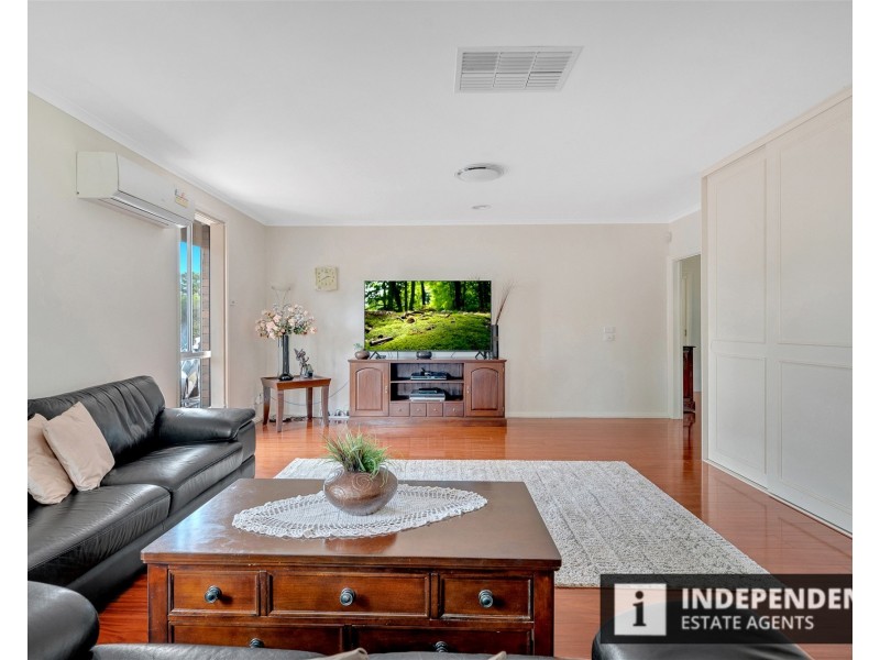 5 Greenstead amble, Kurunjang VIC 3337