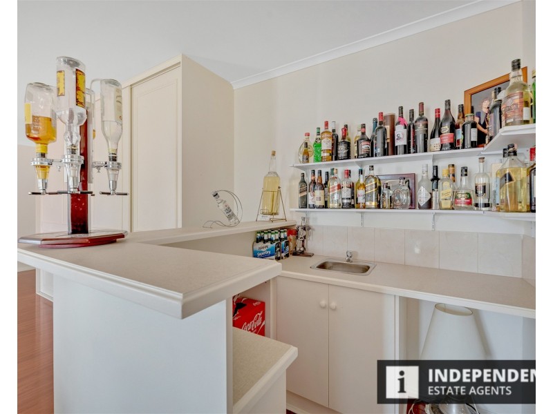 5 Greenstead amble, Kurunjang VIC 3337