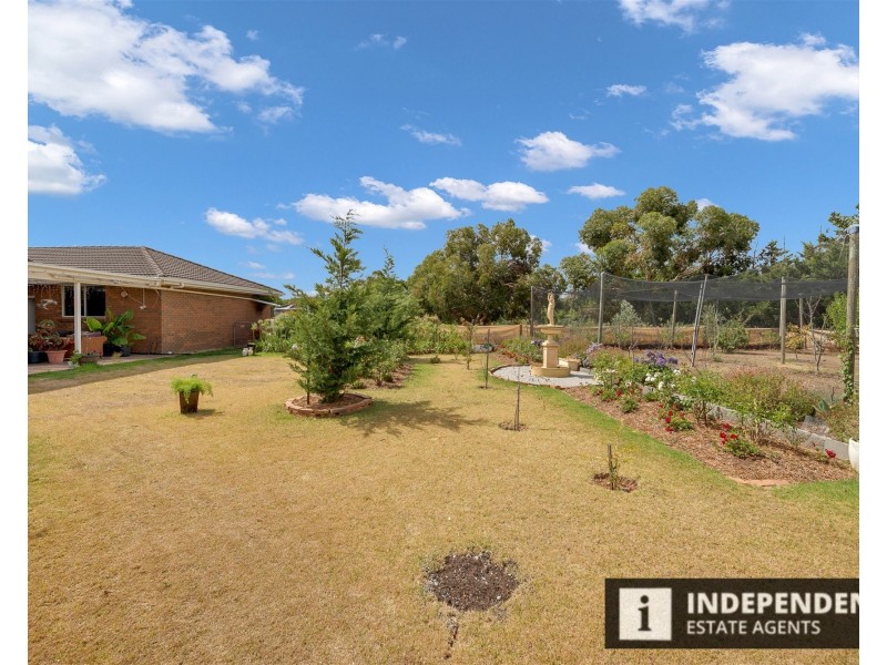 5 Greenstead amble, Kurunjang VIC 3337
