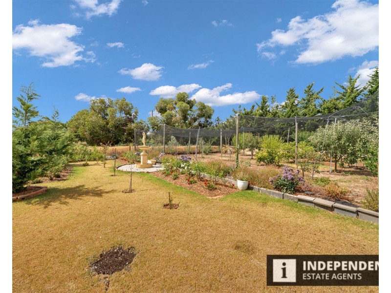 5 Greenstead amble, Kurunjang VIC 3337