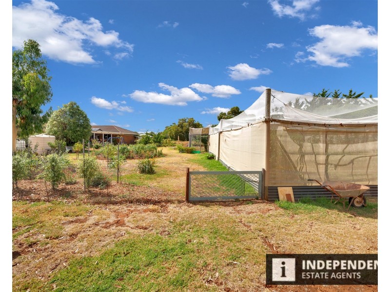 5 Greenstead amble, Kurunjang VIC 3337