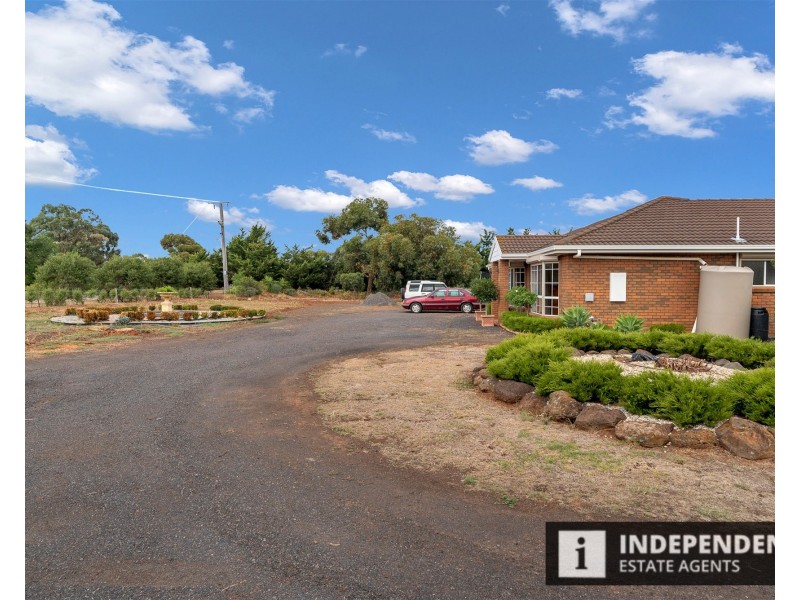 5 Greenstead amble, Kurunjang VIC 3337