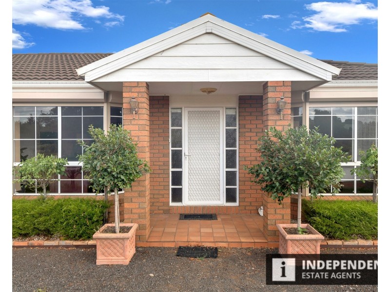 5 Greenstead amble, Kurunjang VIC 3337