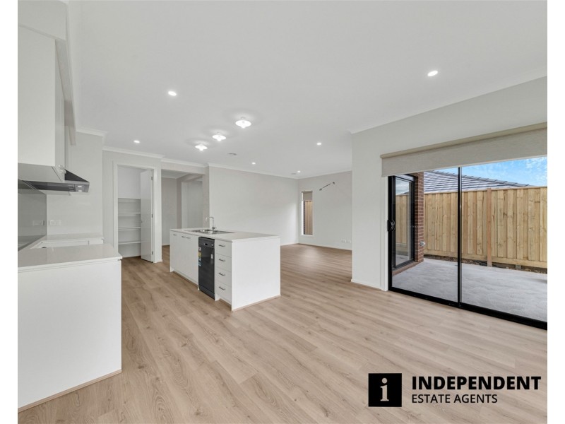 62 Duncombe Avenue, Officer VIC 3809