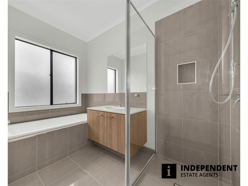 62 Duncombe Avenue, Officer VIC 3809