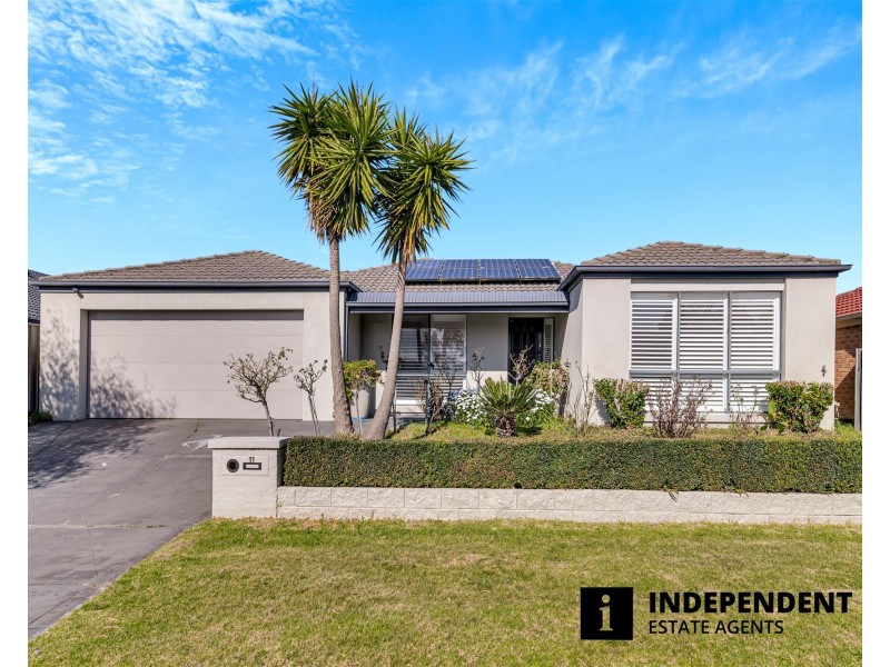 11 Evergreen Court, Cranbourne North VIC 3977
