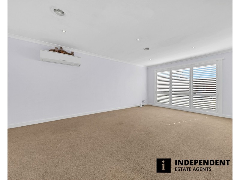 11 Evergreen Court, Cranbourne North VIC 3977