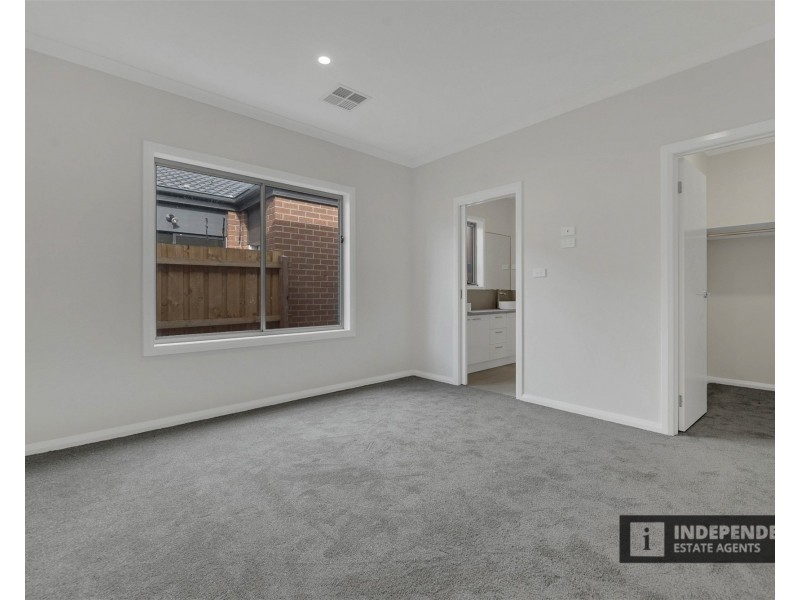 24  Hawkestone Street, Melton South VIC 3338
