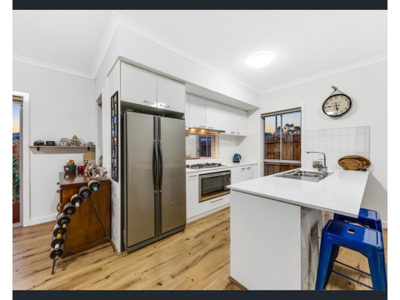 18 Lam Way, Brookfield VIC 3338