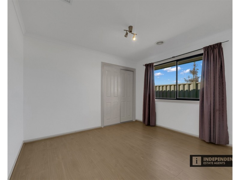 5 Gongurra Bowl, Harkness VIC 3337