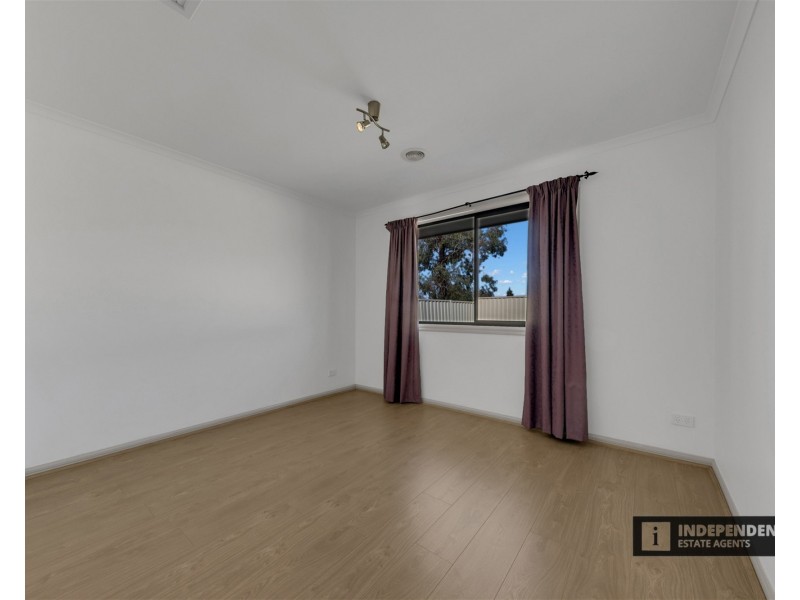 5 Gongurra Bowl, Harkness VIC 3337