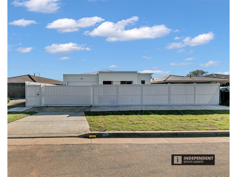 27  Wills Road, Melton South VIC 3338