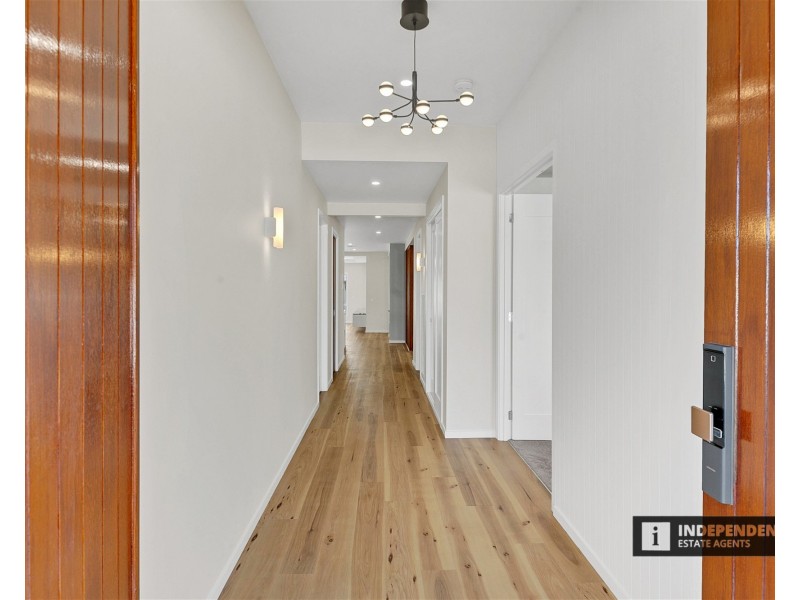 27  Wills Road, Melton South VIC 3338