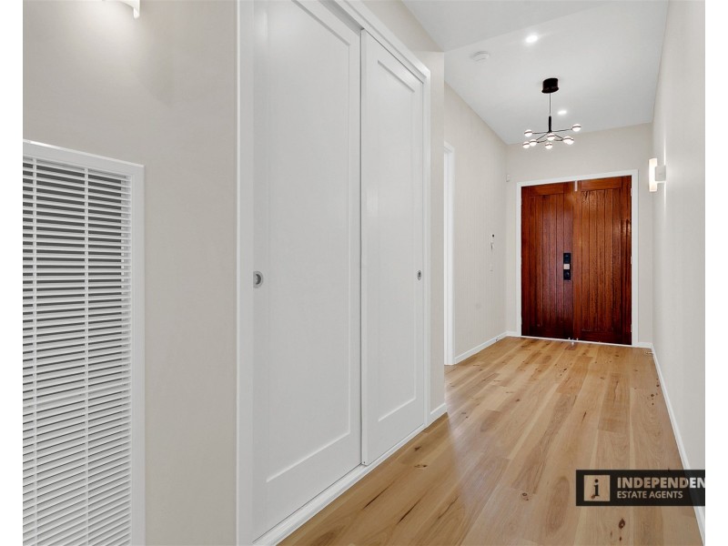 27  Wills Road, Melton South VIC 3338