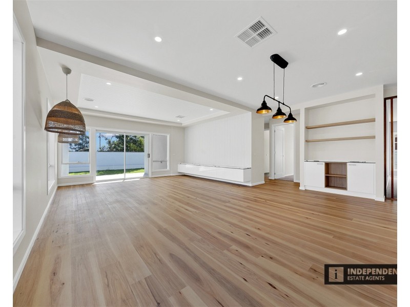 27  Wills Road, Melton South VIC 3338