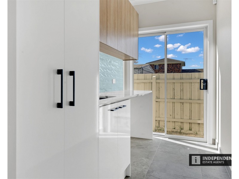 27  Wills Road, Melton South VIC 3338