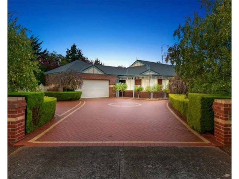 1 Hildegarde Court, Brookfield VIC 3338