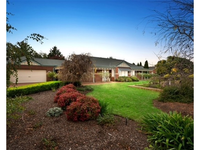 1 Hildegarde Court, Brookfield VIC 3338