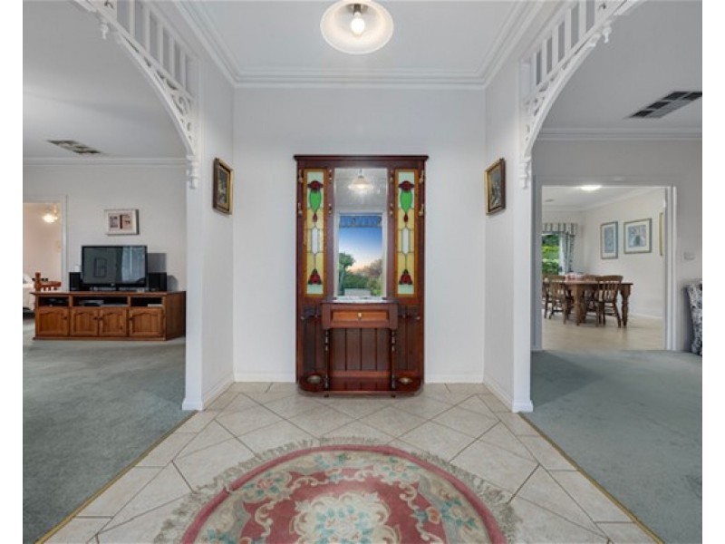 1 Hildegarde Court, Brookfield VIC 3338