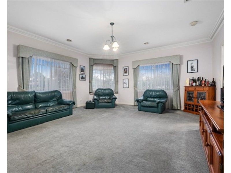 1 Hildegarde Court, Brookfield VIC 3338