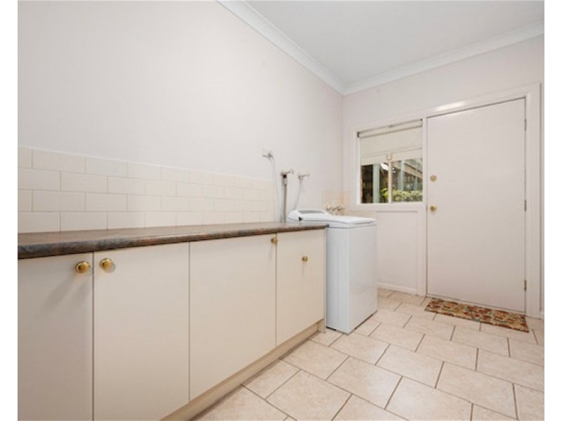 1 Hildegarde Court, Brookfield VIC 3338