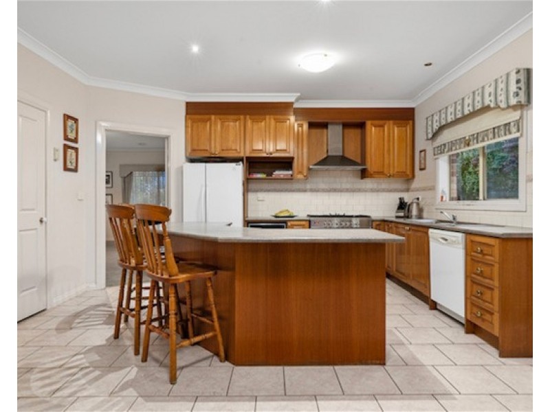 1 Hildegarde Court, Brookfield VIC 3338