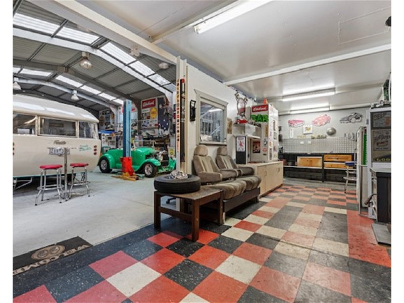 1 Hildegarde Court, Brookfield VIC 3338