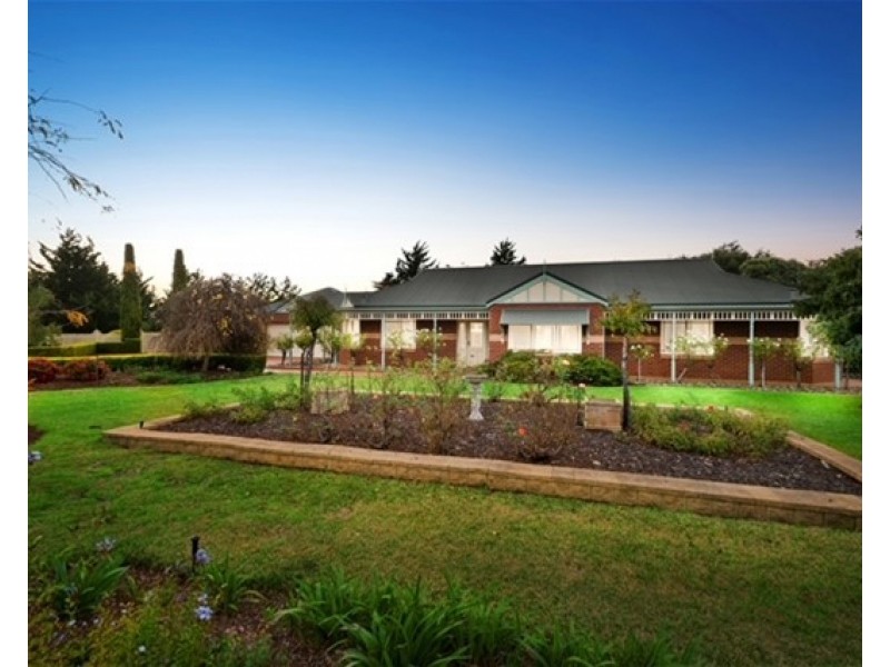 1 Hildegarde Court, Brookfield VIC 3338