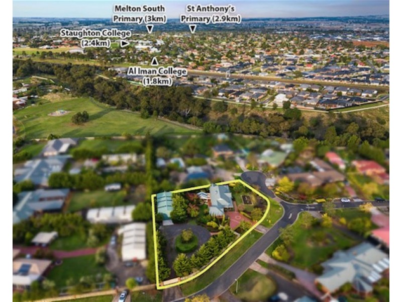 1 Hildegarde Court, Brookfield VIC 3338