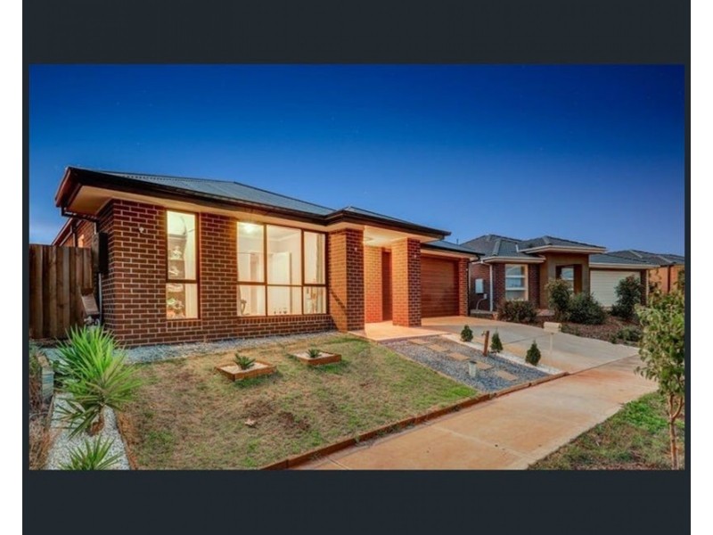 34 Clement Way, Melton South VIC 3338