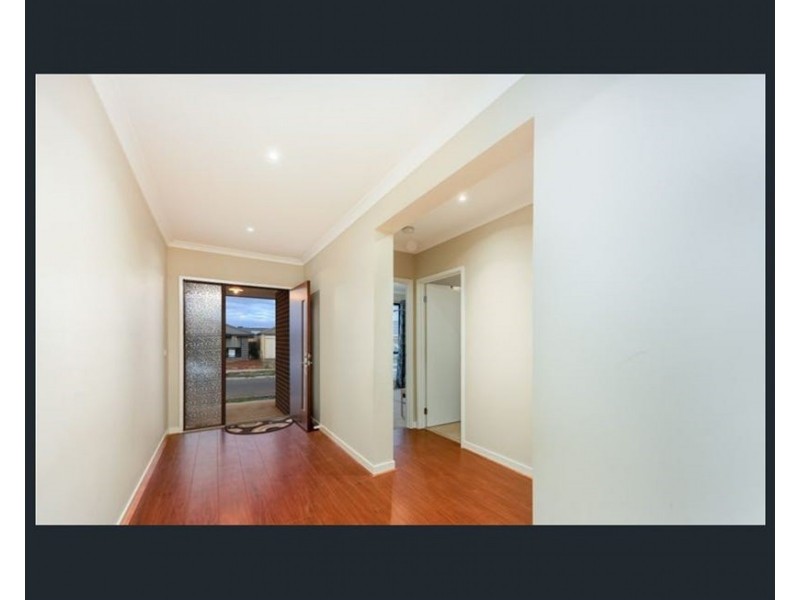 34 Clement Way, Melton South VIC 3338