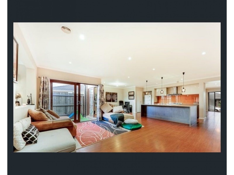 34 Clement Way, Melton South VIC 3338
