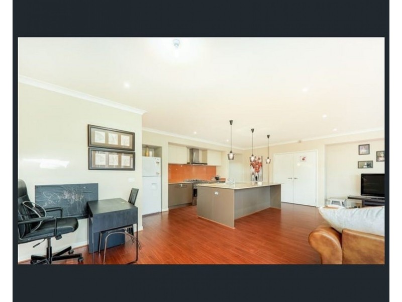34 Clement Way, Melton South VIC 3338