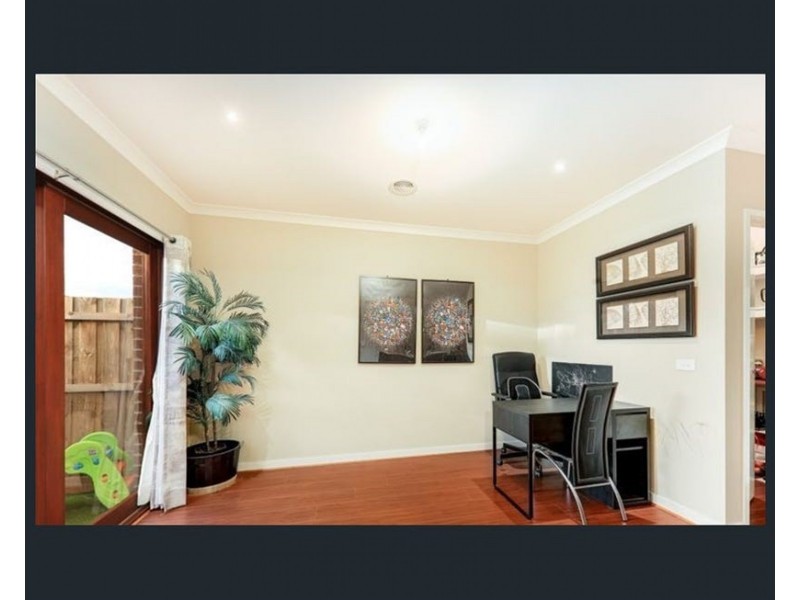 34 Clement Way, Melton South VIC 3338