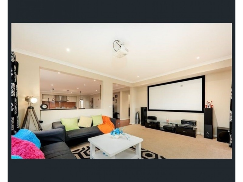 34 Clement Way, Melton South VIC 3338