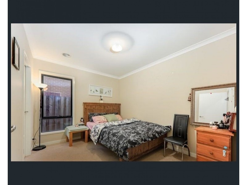 34 Clement Way, Melton South VIC 3338