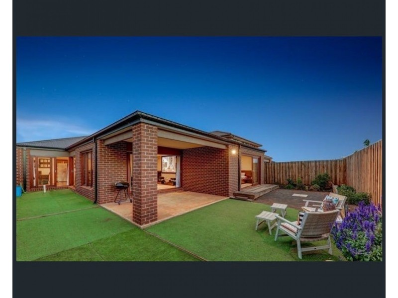 34 Clement Way, Melton South VIC 3338