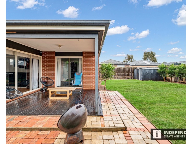 3 Toogoolawah Drive, Melton South VIC 3338